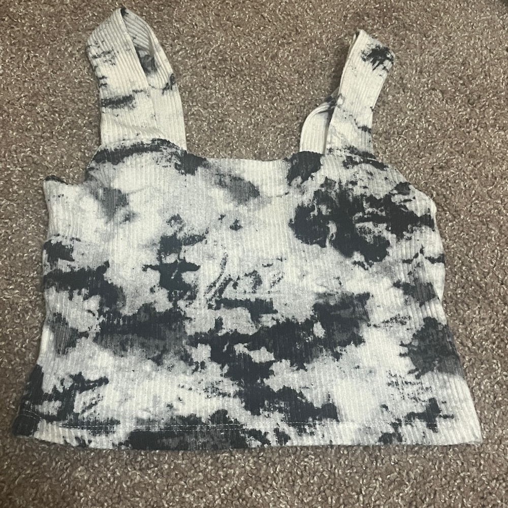 Black and white Rue21 crop top